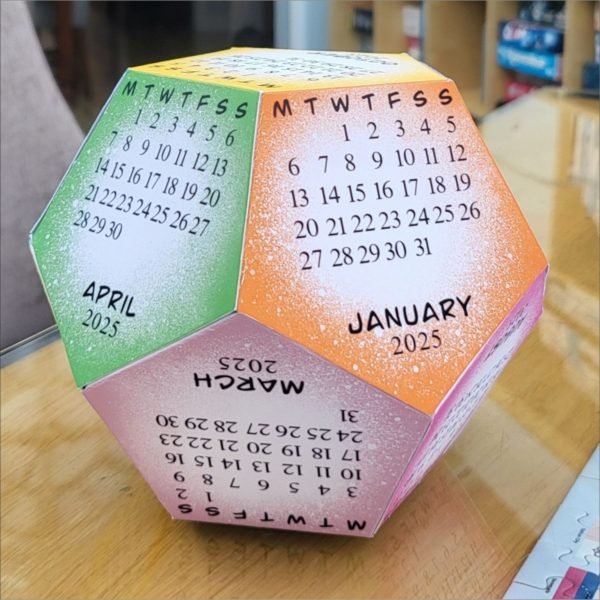 Cube Table Calendar - Image 2